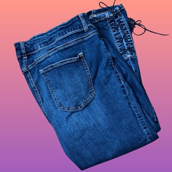 Plus Size Maurices Hi Rise Denim Capris Size 16 Waist 32 #40 - Picture 3 of 4